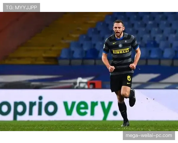 博斯克的执教理念如何通过控球与整体防守实现战术平衡与纪律性？